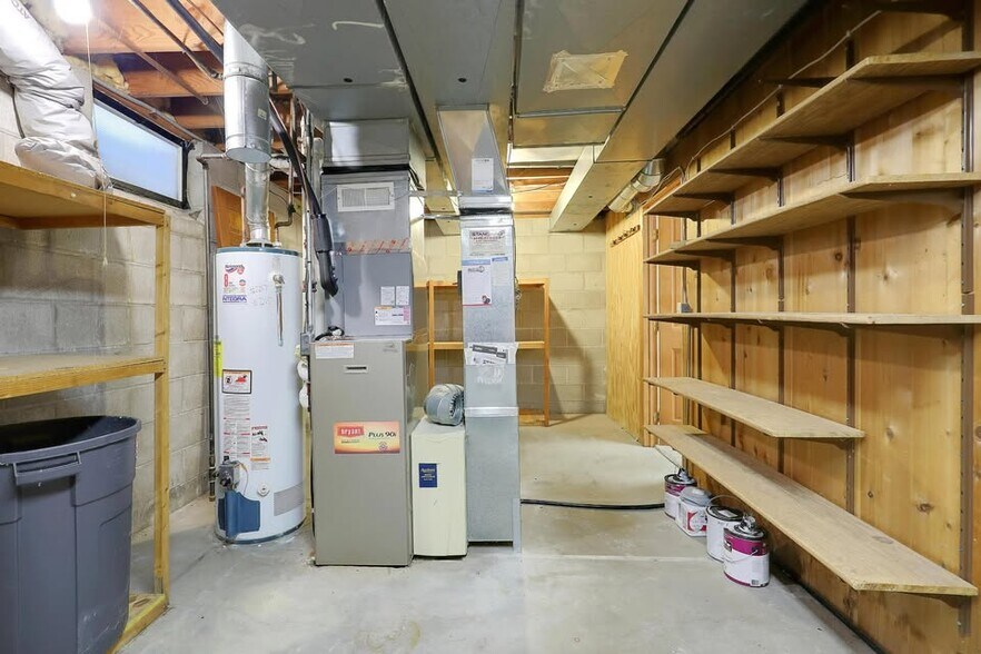 Building Photo - 7217 Glouchester Dr