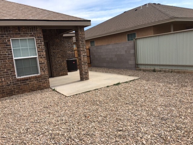 Pvt. Back Yard w/ Block Fence - 2632 E 14th St