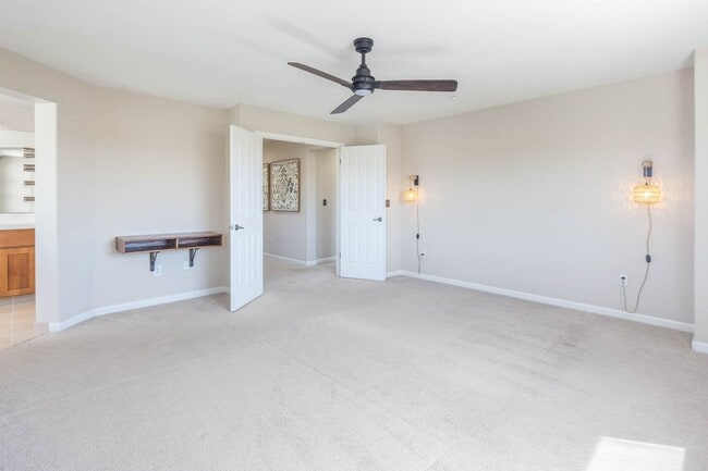 Building Photo - Gorgeous 4 Bedroom with SOLAR in Shadow Lakes!