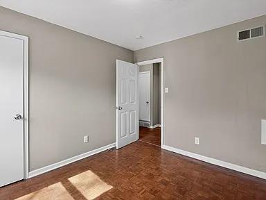 Building Photo - 4118 Westmont Rd