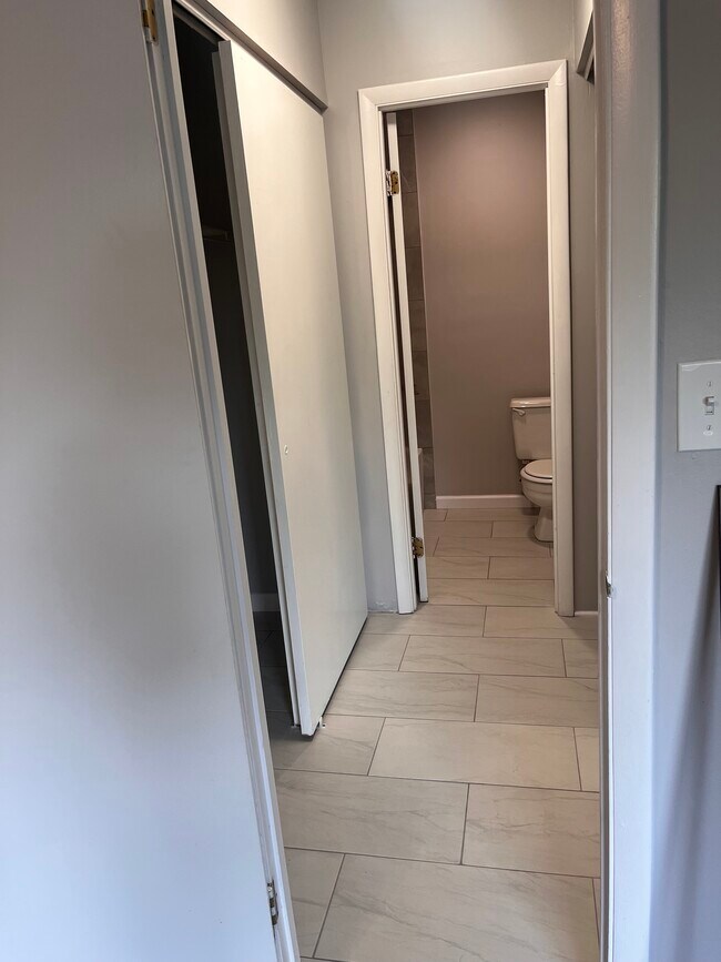 Building Photo - 108 Cedar Knolls Dr