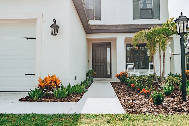 Building Photo - 6387 Grandview Hill Ct