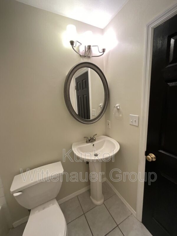 Building Photo - 2746 Brookrun Dr