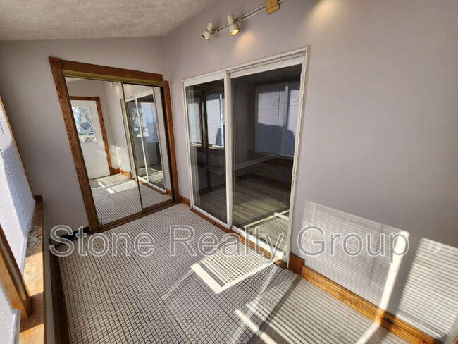 Building Photo - 1217 S 17th St