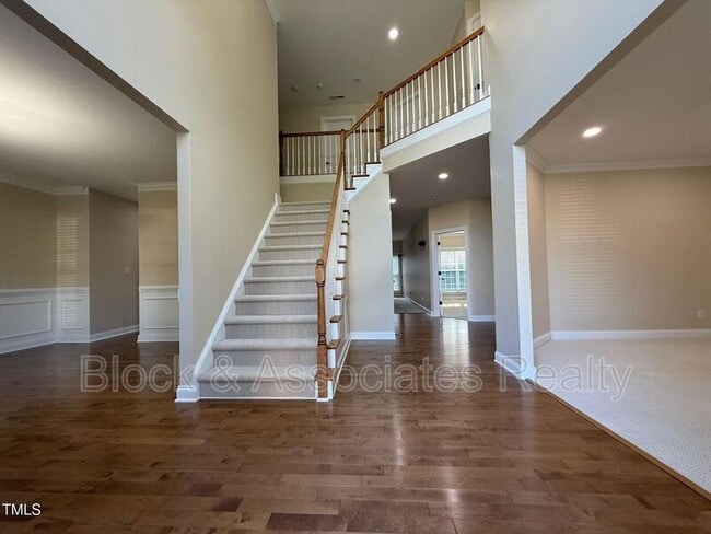 Building Photo - 2016 Weaver Forest Way