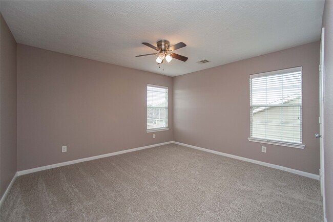 Building Photo - 29314 Legends Bluff Dr