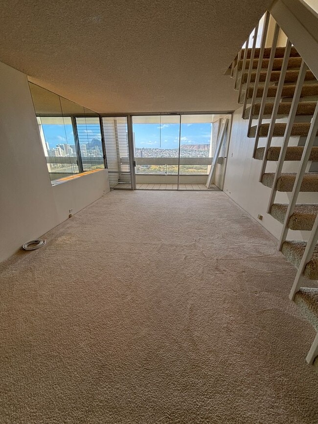 Building Photo - Kapiolani - Ala Wai Skyrise - 1 Bdrm/1 Bat...