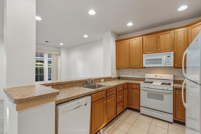 Building Photo - 108 Riverwalk Way