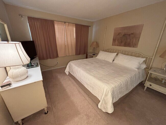 Building Photo - 2691 S Course Dr