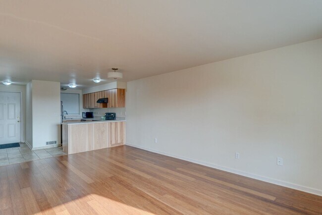 Building Photo - 2 bedroom/2 bathroom: Ground-Floor Condo with Water View ($200 off first 3 months)