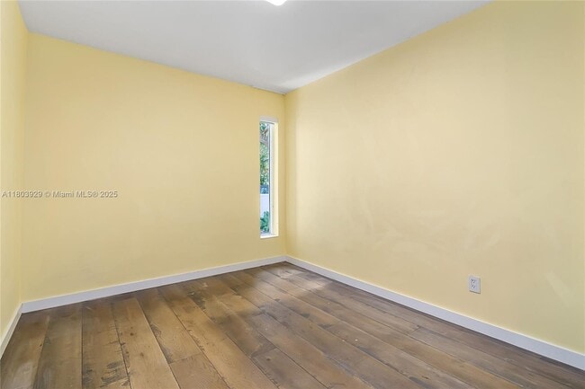 Building Photo - 1600 NE 110th Terrace