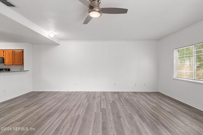 Building Photo - 330 Sunrise Cir