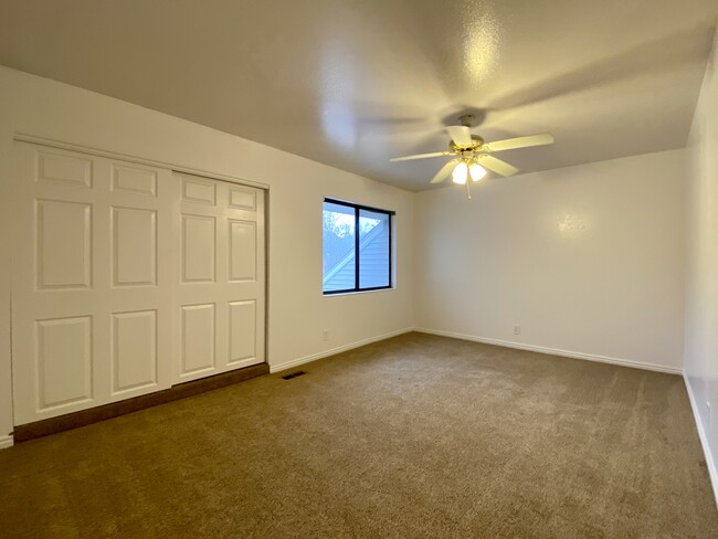 Building Photo - 6980 S Essex Court Cir
