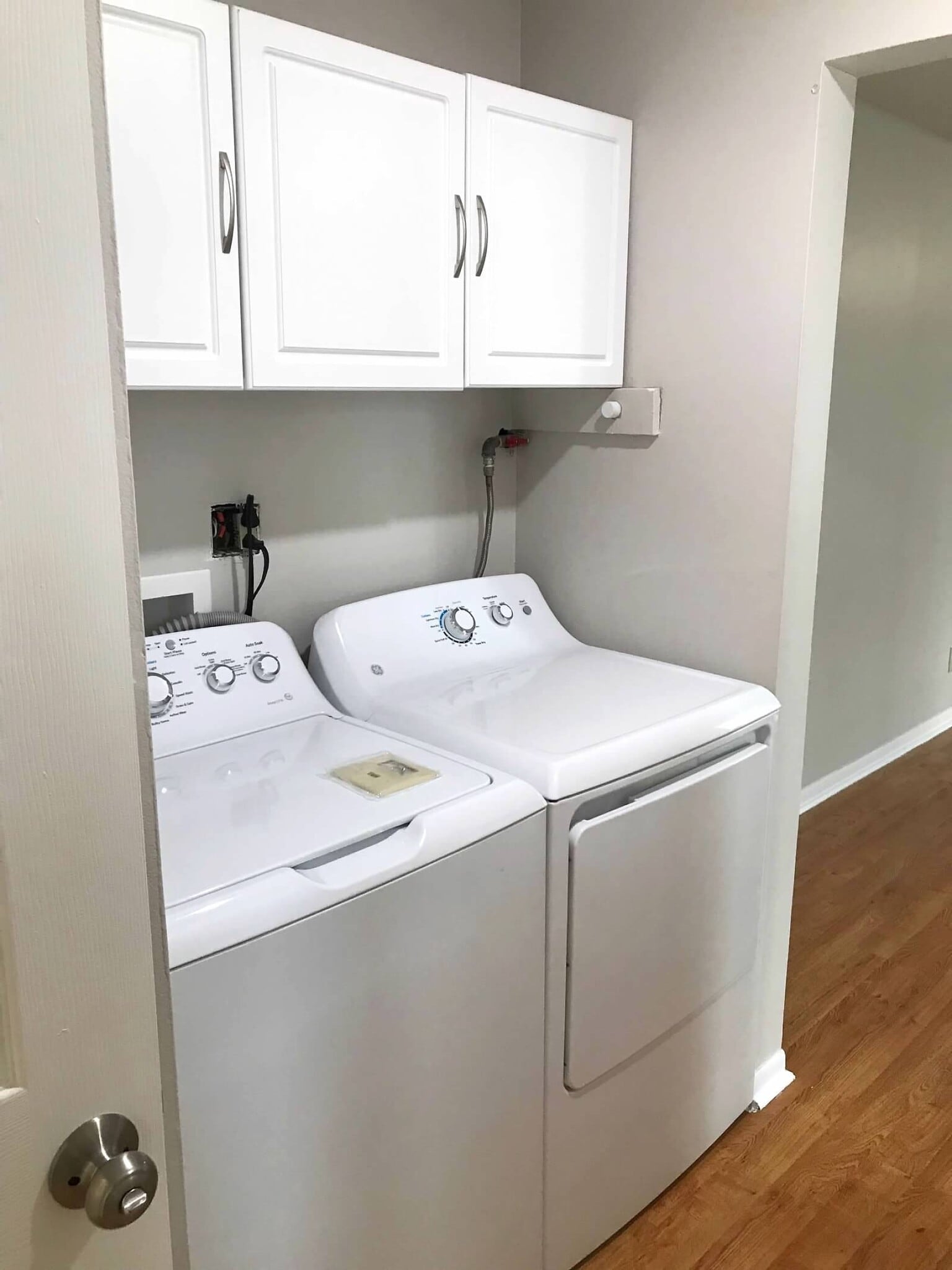 Washer Dryer - 8591 Slusser Rd