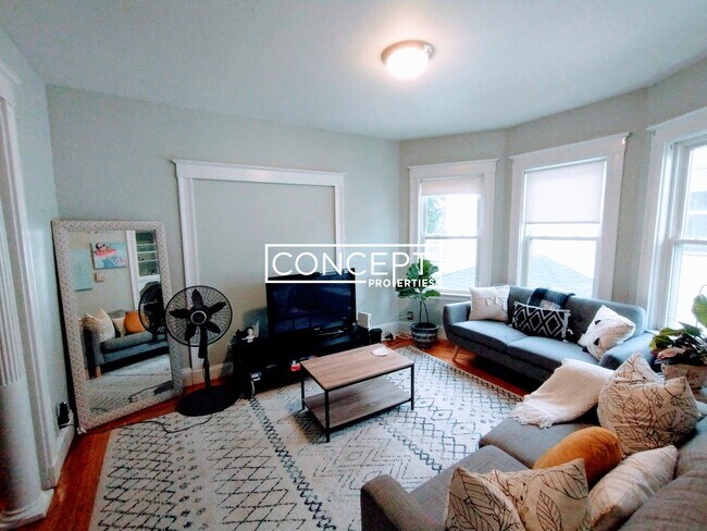 Building Photo - 24 Curtis Ave