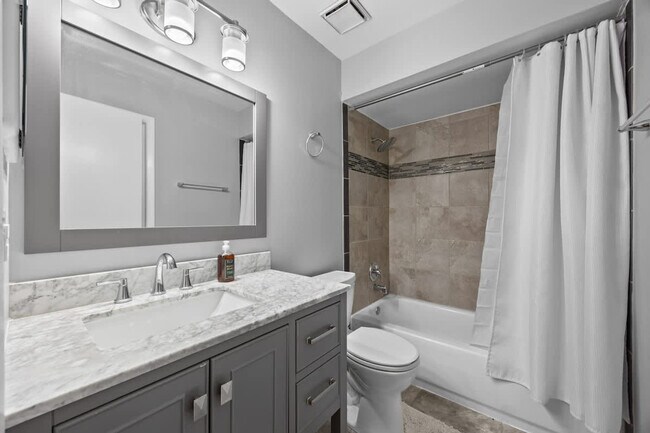 Building Photo - 12009 Florida Woods Ln