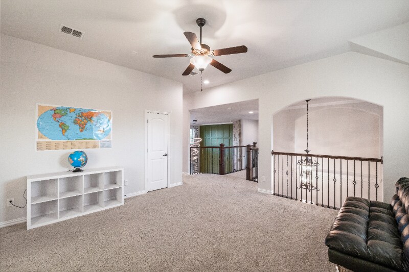 Building Photo - 2812 Waverley Dr