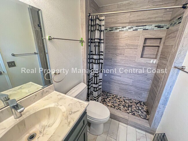 Building Photo - LEASE PENDING - Spacious Home in Nipomo - ...