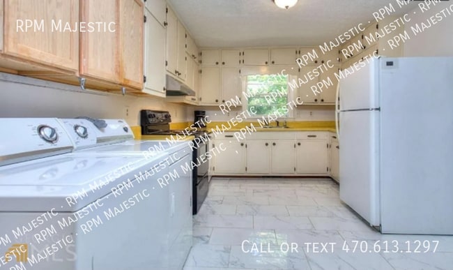 Building Photo - 2118 Rosser Terrace