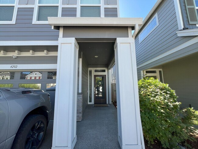 Building Photo - Spacious 3-Bedroom + Loft Home with Modern...