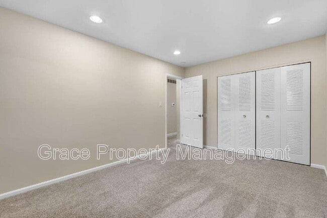 Building Photo - 1137 Sequerra St