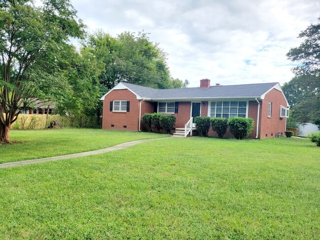 Building Photo - Spacious 3 Bed, 2 Bath Home in Graham, NC - Available for Rent!