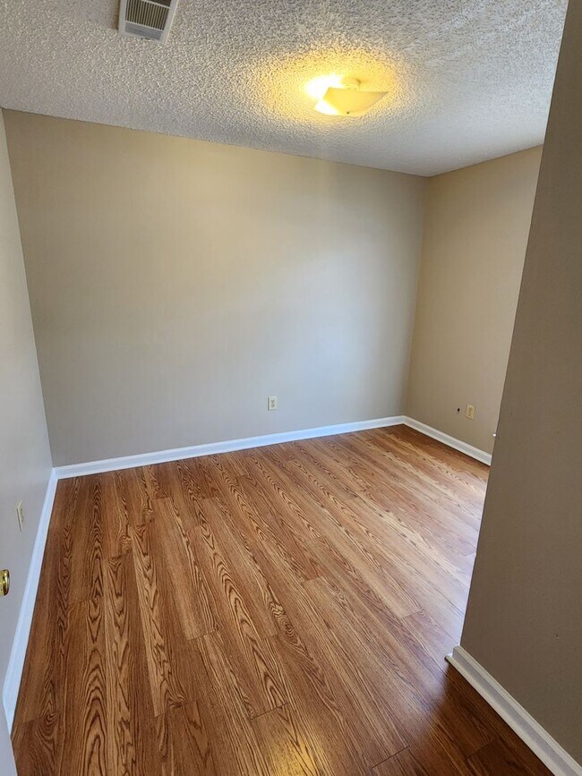 Building Photo - 2710 Java Ct