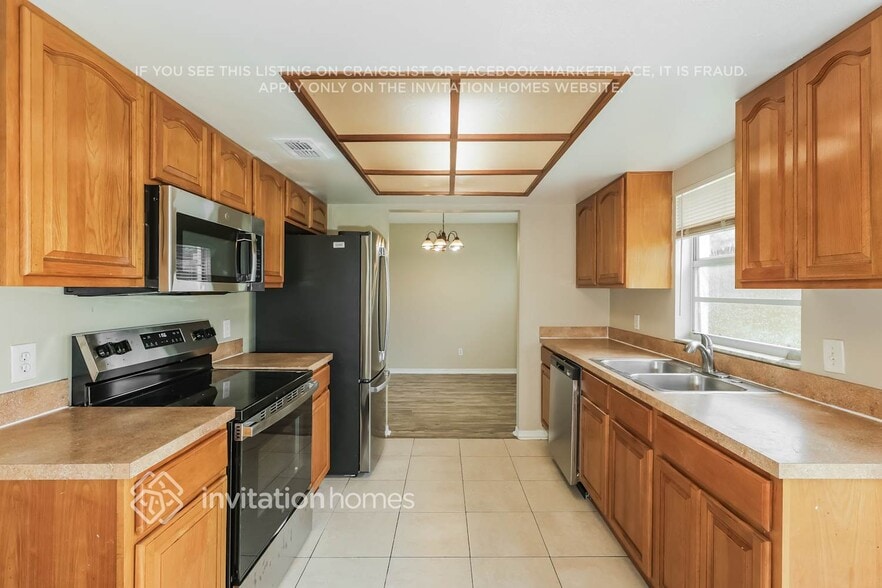 Building Photo - 9707 Little Pond Way