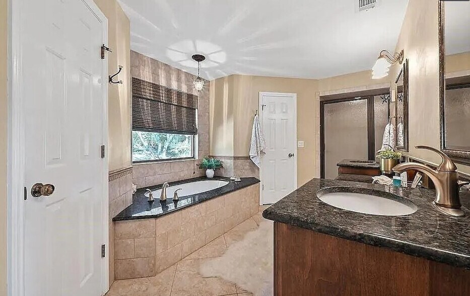 Building Photo - 415 New Lido Dr