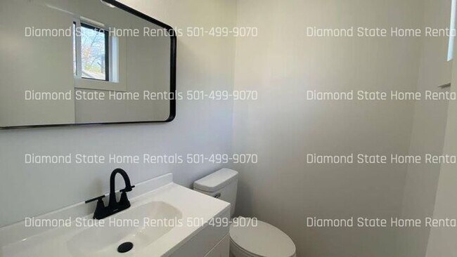 Building Photo - 633 Paul Pl