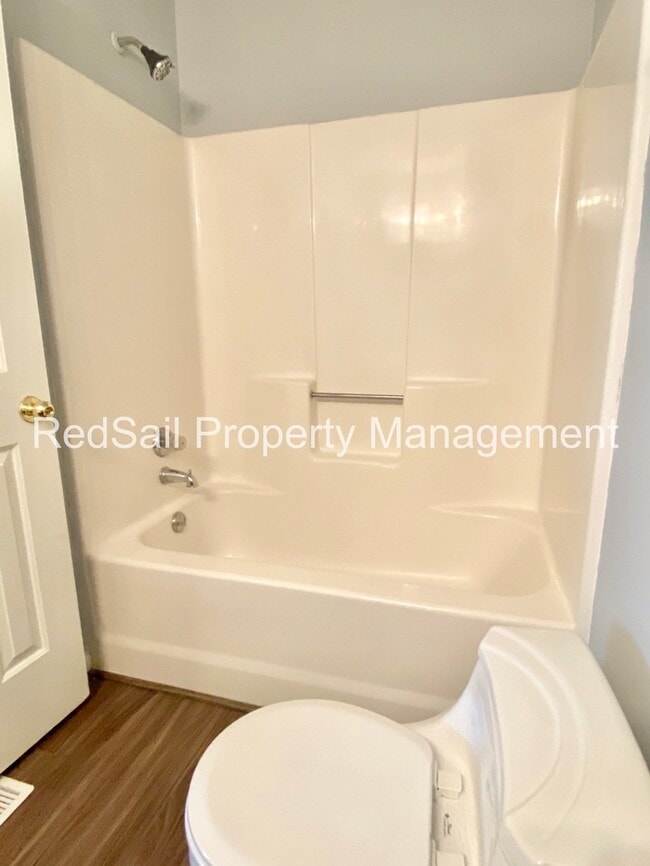 Building Photo - Yorktown Crossing Townhouse!!!