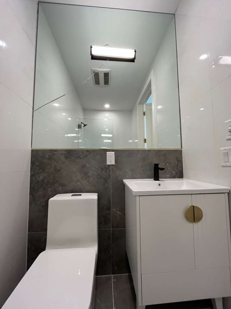 Building Photo - 51 Grace St