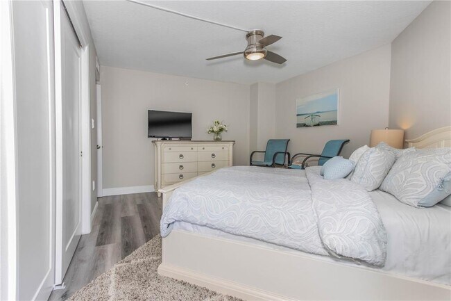 Building Photo - 690 Island Way