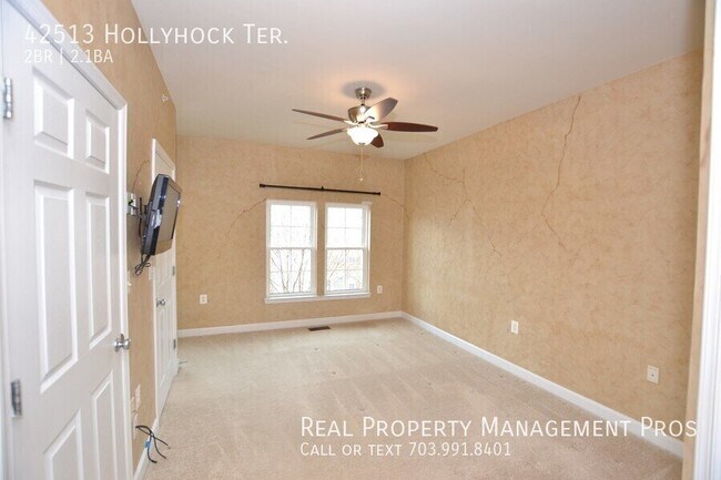 Building Photo - 42513 Hollyhock Terrace