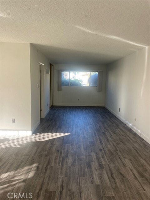 Building Photo - 23033 Maple Ave