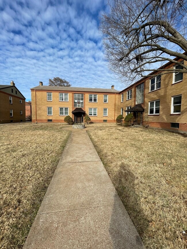 Primary Photo - 6207 Nagel Ave
