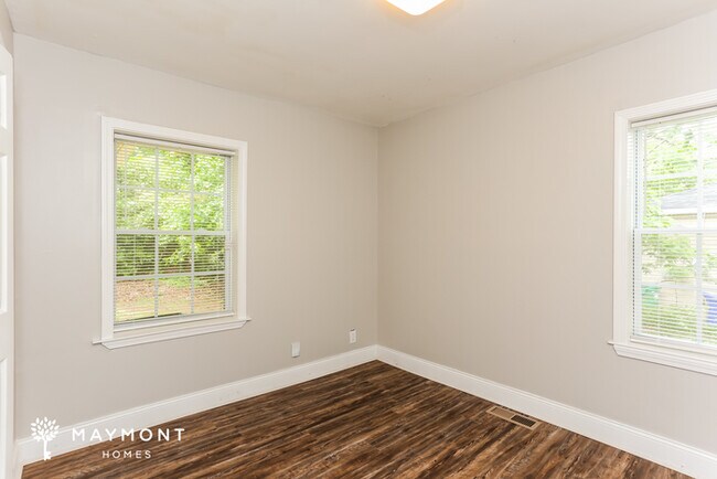 Building Photo - 1431 Cobb Branch Dr