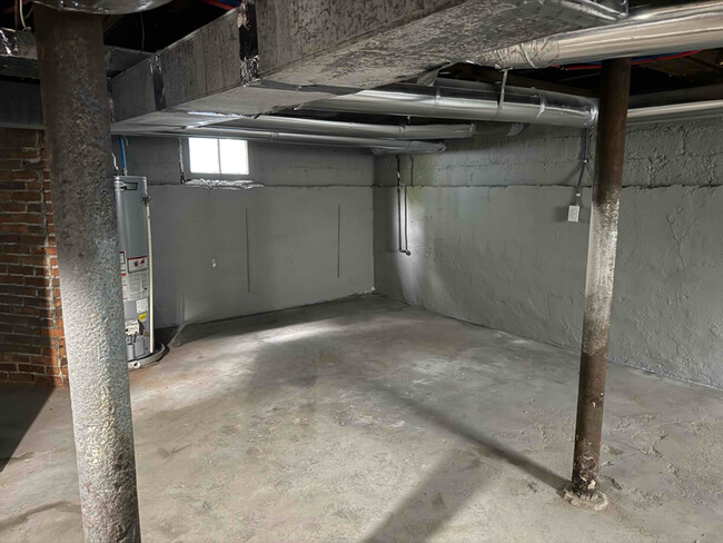 Building Photo - 103 Oak Hill Ave