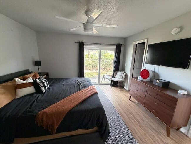 Building Photo - **MOVE IN SPECIAL $500 off first months rent** Beautiful 2 bedroom, 2 bath Condo located in Winte...