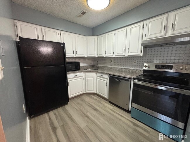 Building Photo - 2015 Aspen Dr