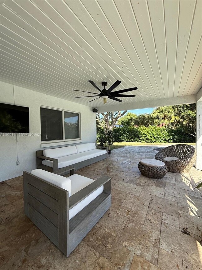 Building Photo - 11030 SW 42nd Ct