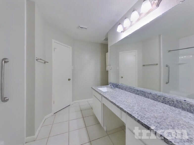 Building Photo - 18018 Heron Forest Ln