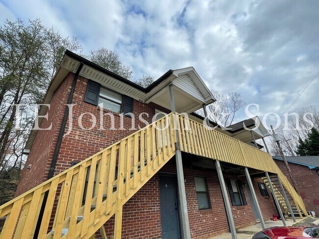 Primary Photo - Markwood Apartment