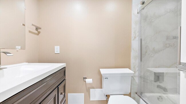 Building Photo - 3901 S Ocean Dr