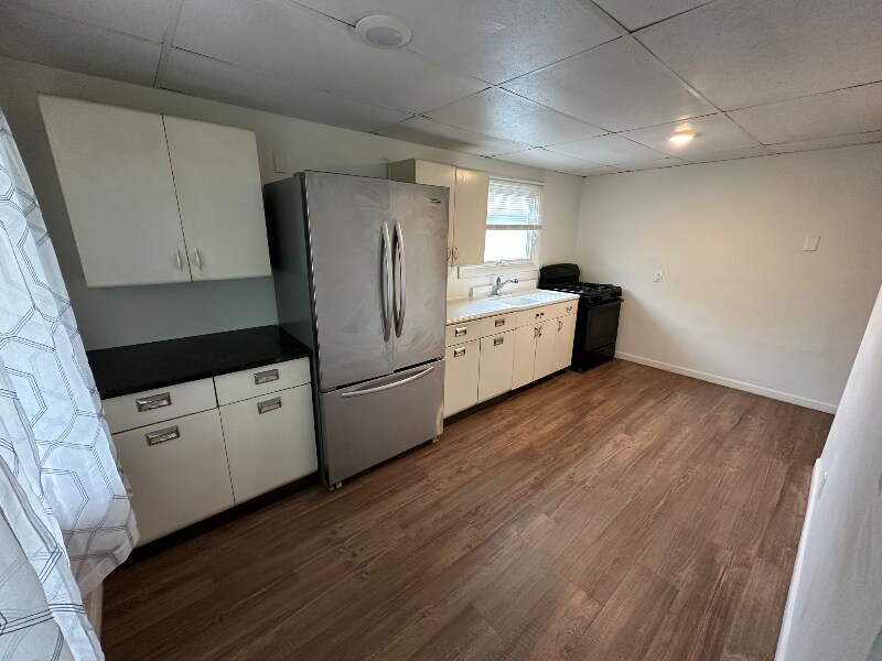 Building Photo - 48 Cowing St