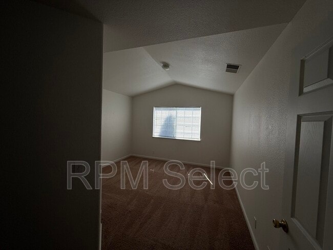 Building Photo - 1255 Farragut Cir