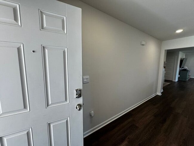 Building Photo - Beautiful 5 bedroom home available for rent