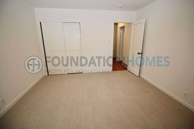 Building Photo - 128 McAllister Ave