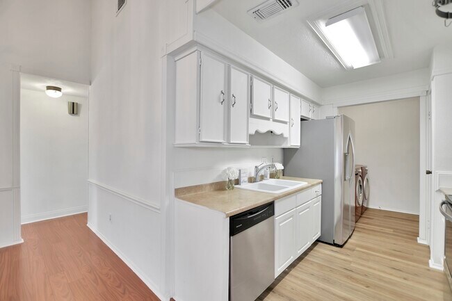 Building Photo - 7619 Lemma Dr