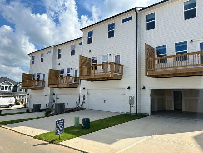 Building Photo - NEW 4 bed/3.5 bath townhome for rent in Apex